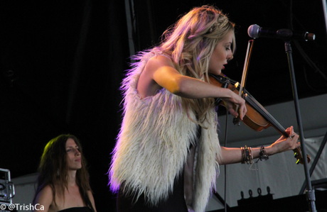 Mackenzie Porter at Boots and Hearts 2013 [credit: Trish Cassling]