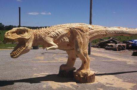 chainsaw-carved-dinosaur