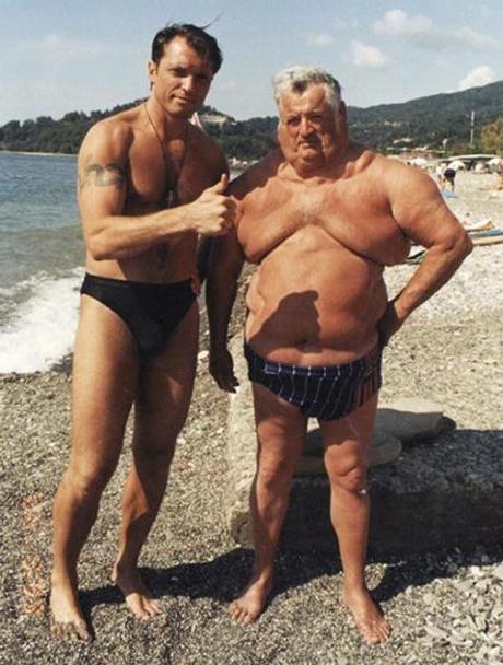 People of Walmart Go to the Beach: The Guys and ? Edition Beach20