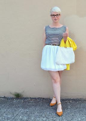 white skirt Oasap, blonde, summer, fashion, street style, in style, vintage, yellow, blazer