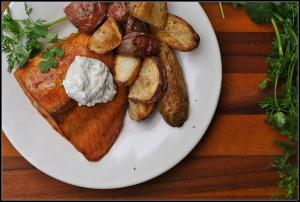 Gluten free menu plan: August 11-17, 2013 grilled salmon
