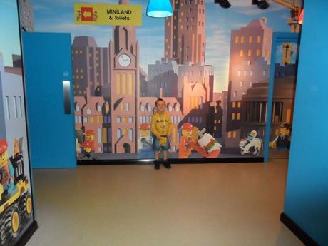 Holiday, Day 2 (Part 1!) – Legoland Discovery Centre Miniland Legoland Discovery Centre