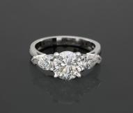 kim2 How to Grow A Pear – Ke$ha vs. Jonathan’s Fine Jewelers