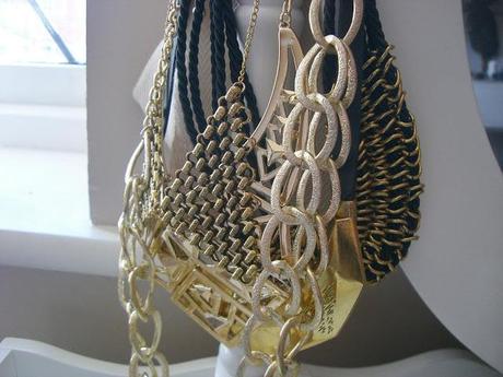 Black & Gold - Jewellery Obsessions Black & Gold - Jewellery Obsessions