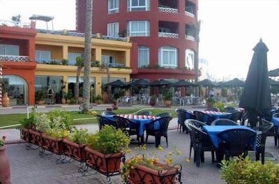 Porto Marina One of the cafés there