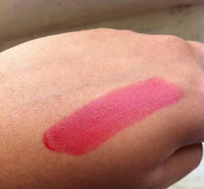 Maybelline Bold Matte Color Sensational  Lip Color in MAT5 - Review, Swatch