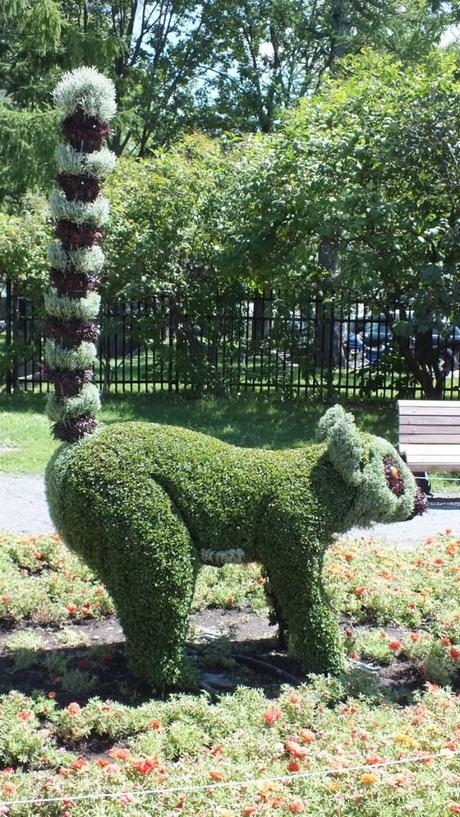 Mosaiculture 2013 at Montreal Botanical Garden All In a Row (one animal) - Mosaiculture - Montreal Botancial Gardens