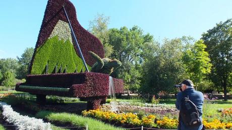 Mosaiculture 2013 at Montreal Botanical Garden The Piano - Mosaiculture - Montreal Botancial Gardens