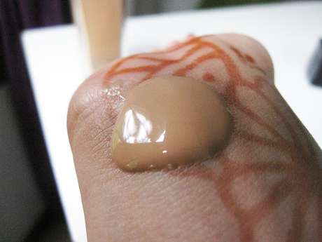 Maybelline Fit Me Foundation in #235 | Review Maybelline Fit Me Foundation in #235 | Review