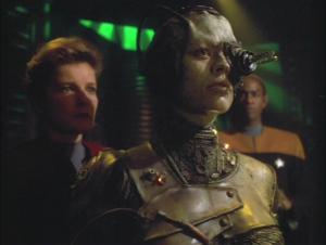 Top 10 Episodes of Star Trek: Voyager Star-Trek-Voyager-Scorpion-Part-2-jeri-ryan-23485827-702-530