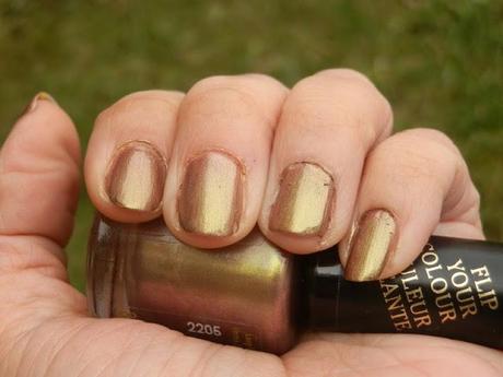 Rimmel London Metal Rush Gold Save The Queen Nail Polish Swatches Rimmel London Metal Rush Gold Save The Queen Nail Polish Swatches