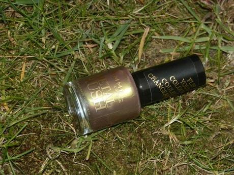 Rimmel London Metal Rush Gold Save The Queen Nail Polish Swatches Rimmel London Metal Rush Gold Save The Queen Nail Polish Swatches
