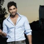 Stylish Star With Bhai Director allu-arjun-pur-jagannadh-iddarammayilatho-images-stills-wallpapers-gallery