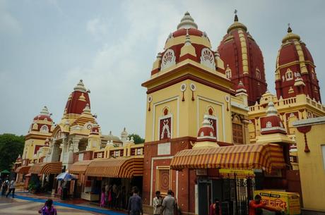 Approaching the Laxmi Narayan Birla Mandir