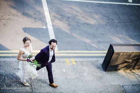 The Couple arrive Brownswood Pub by Dewan Demmer Photography