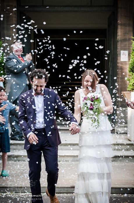 Confetti and rice at the Stoke Newington Town Hall | London Wedding Photography