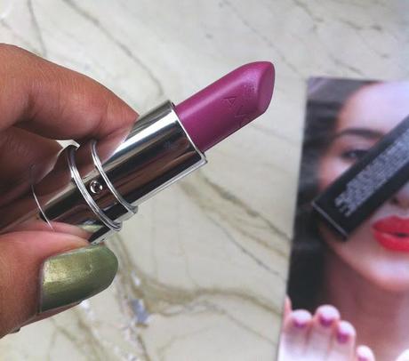 Avon Totally Kissable Lipstick Loving Lilac - Review, Swatches