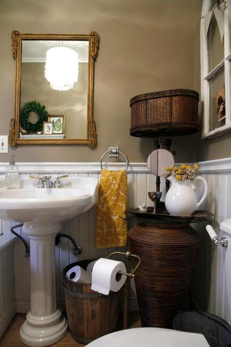 bathroom basket vignette Simone Design Blog|Decorating with Baskets