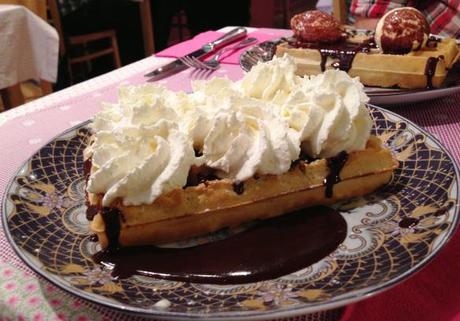 belgian waffles at ginger bread tea room bruges review recommendation