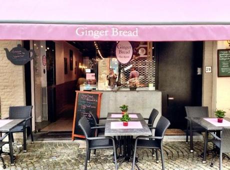 ginger bread tea room bruges frontage Sint Amandstraat off markt outside seating waffles traditional belgian