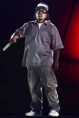 HOLOGRAM EAZY-E PERFORMS WITH BONE THUGS-N-HARMONY AT ROCK THE BELLS image