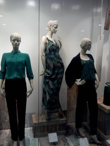 Window Display Ideas for Female Fashion
