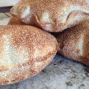 A Thin and Crunchy Ball with Sesame Seeds Kaak_Byblos13