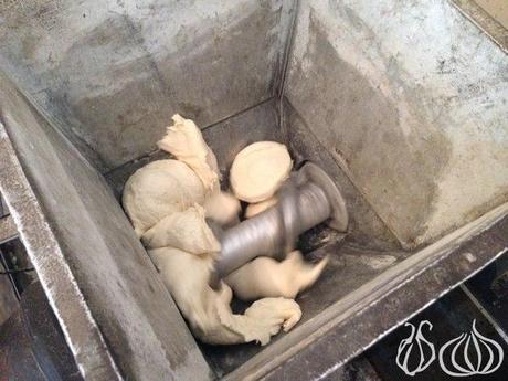 A Thin and Crunchy Ball with Sesame Seeds Kaak_Byblos24