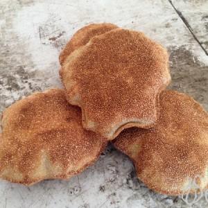 A Thin and Crunchy Ball with Sesame Seeds Kaak_Byblos12