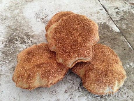 A Thin and Crunchy Ball with Sesame Seeds Kaak_Byblos12