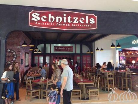 Schnitzels_Hotdog_City_Mall03