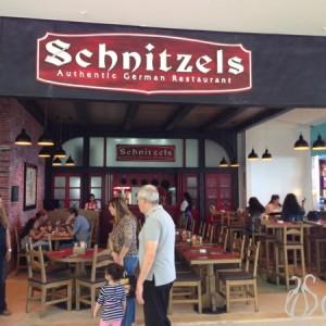 Schnitzels_Hotdog_City_Mall03