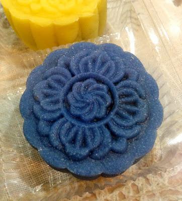 Pandan Flavored Snowskin Mooncakes Pandan Flavored Snowskin Mooncakes