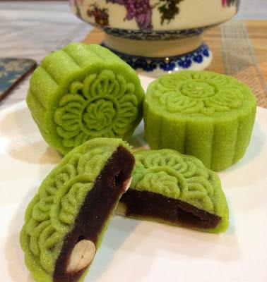 Pandan Flavored Snowskin Mooncakes Pandan Flavored Snowskin Mooncakes