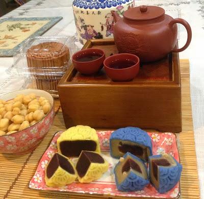 Pandan Flavored Snowskin Mooncakes Pandan Flavored Snowskin Mooncakes