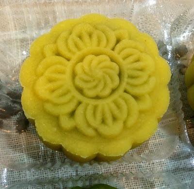 Pandan Flavored Snowskin Mooncakes Pandan Flavored Snowskin Mooncakes