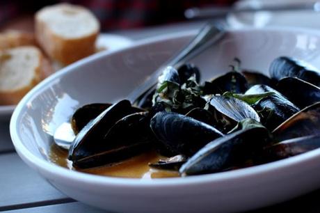 Coconut Curry Mussels