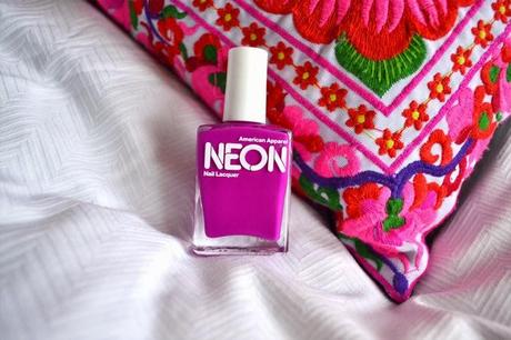 Nails | Going Neon with American Apparel