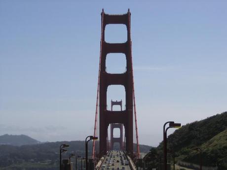 Weekly Photo Challenge : Infinite View through the Golden Gate Arches