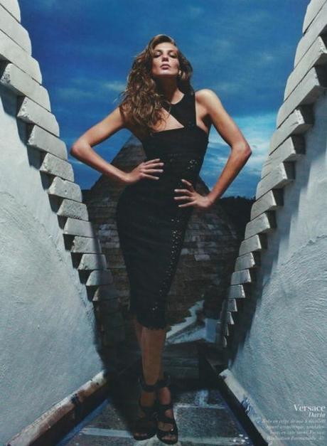 collections-from-vogue:

Daria Werbowy in “Review” Photographed...