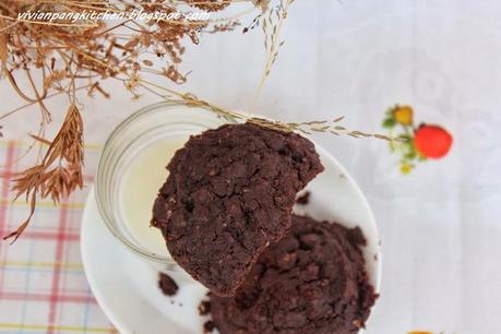 Totally Chocolate Chocolate Chip Cookies (Nigella Lawson)