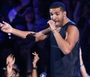 Drake Previews NEW Track “Trophies” @ Barclays Stop Of “Would You Like A Tour” Drake performs
