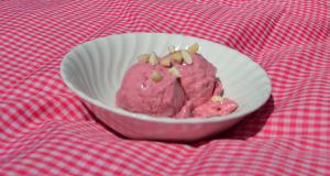 Honey, almond and raspberry frozen yogurt