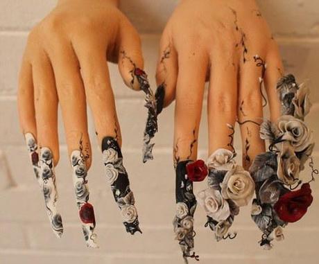 Incredible nail art Exhibition is first of its kind.
Held in London the worlds first nails exhibition is showing off the often overlooked art of nail decoration; Including this amazing piece of 3D floral decor.
xoxo LLM