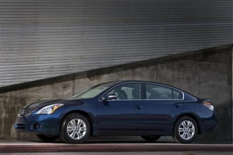 2011 Nissan Altima Side View
