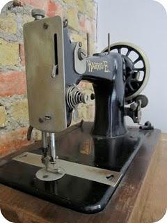 Vintage Find: Harris-E Sewing Machine