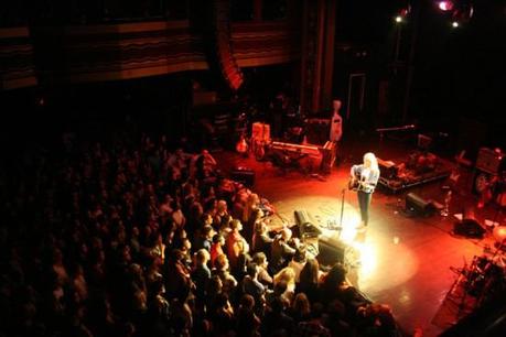 lauramarling6 550x366 LAURA MARLING, ALESSIS ARK PLAYED WEBSTER HALL [PHOTOS]