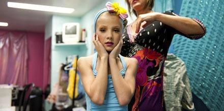 DanceMoms_Kelly Dance Moms: The Most Outrageous Moments. Breakdowns, Showdowns & Throw downs. Talk To The Jazz Hand.