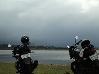 39) Kanva reservoir – Rain ride :  (25/7/2011)