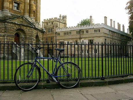 The Rightful Choice to Learn English at Language School in England A Bicycle in Oxford